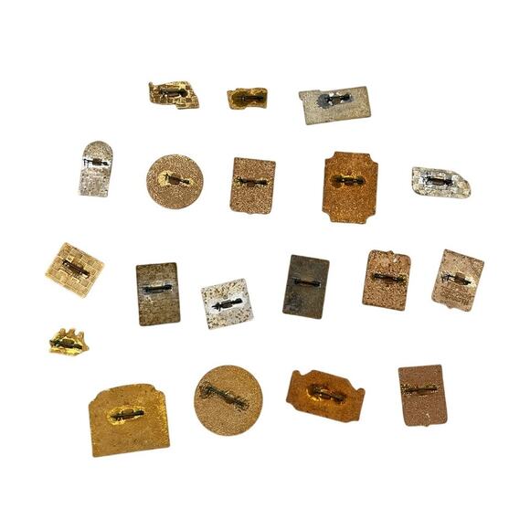 Lot of 19 Vintage USSR Russian Enamel Pins – Leningrad, Moscow, Hermitage - Picture 4 of 16